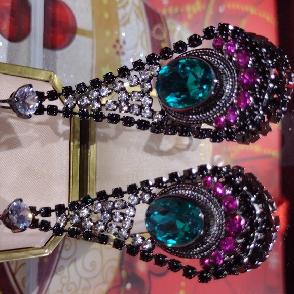 Juicy Couture Jewelry - Juicy Tiered Teardrop Black, Fuchsia, Turquoise, Never Removed from 🎁 NWT